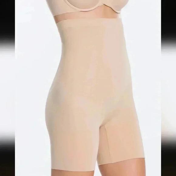 Spanx Oncore High-Waisted Mid-Thigh Shaper Short - Picture 2 of 5